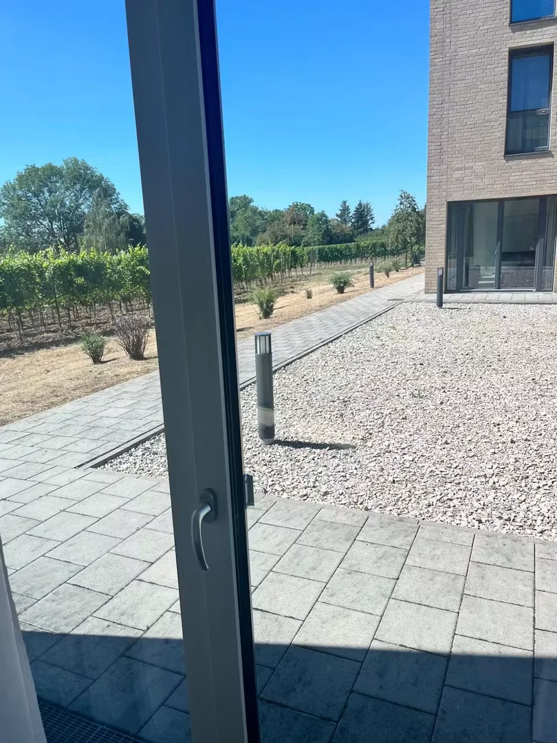 Chambre d'étudiant lumineuse et aérée avec accès facile à l'université dans 