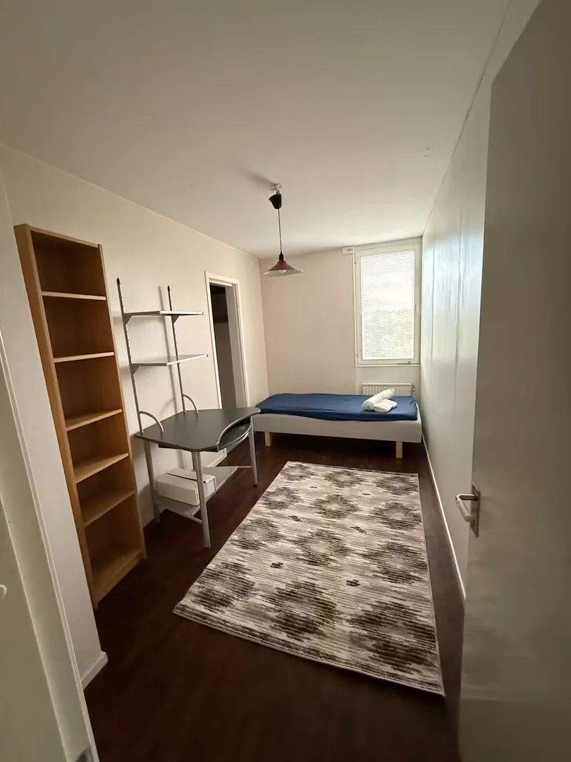 Habitación para estudiantes en  con modernas comodidades