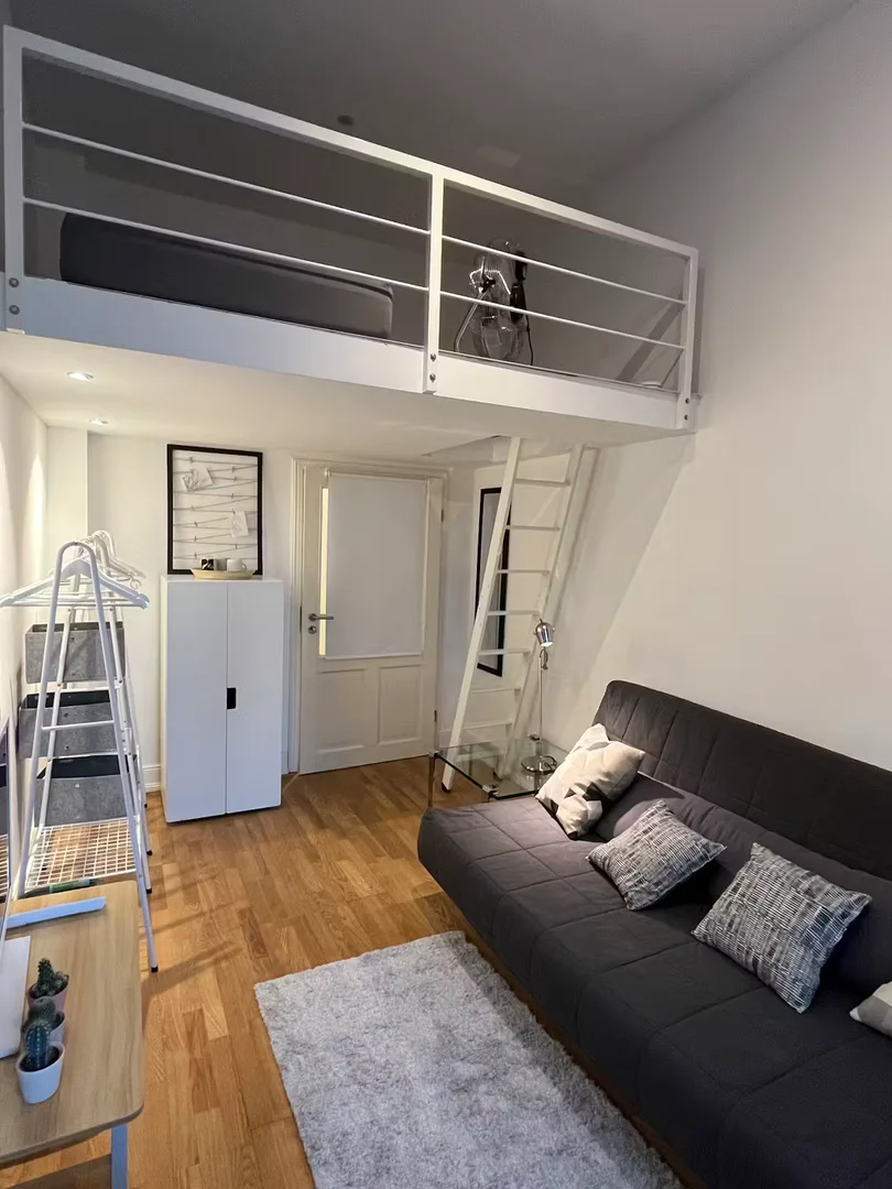 Quarto acolhedor para estudantes disponível em