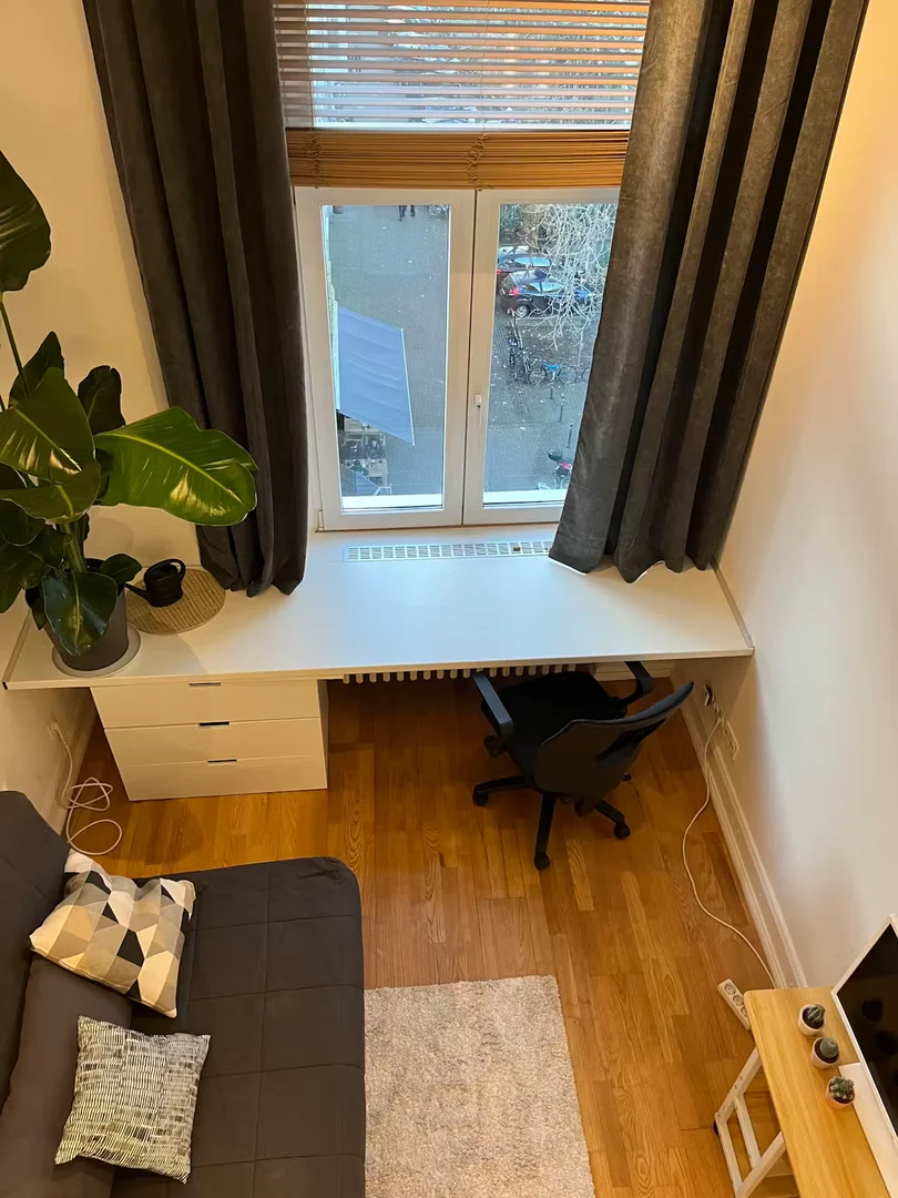 Quarto de estudante funcional perfeito para estudar em