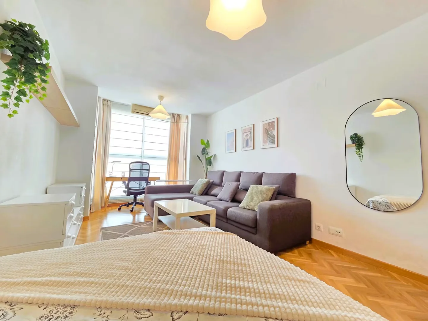 Quarto de estudante económico com localização conveniente em