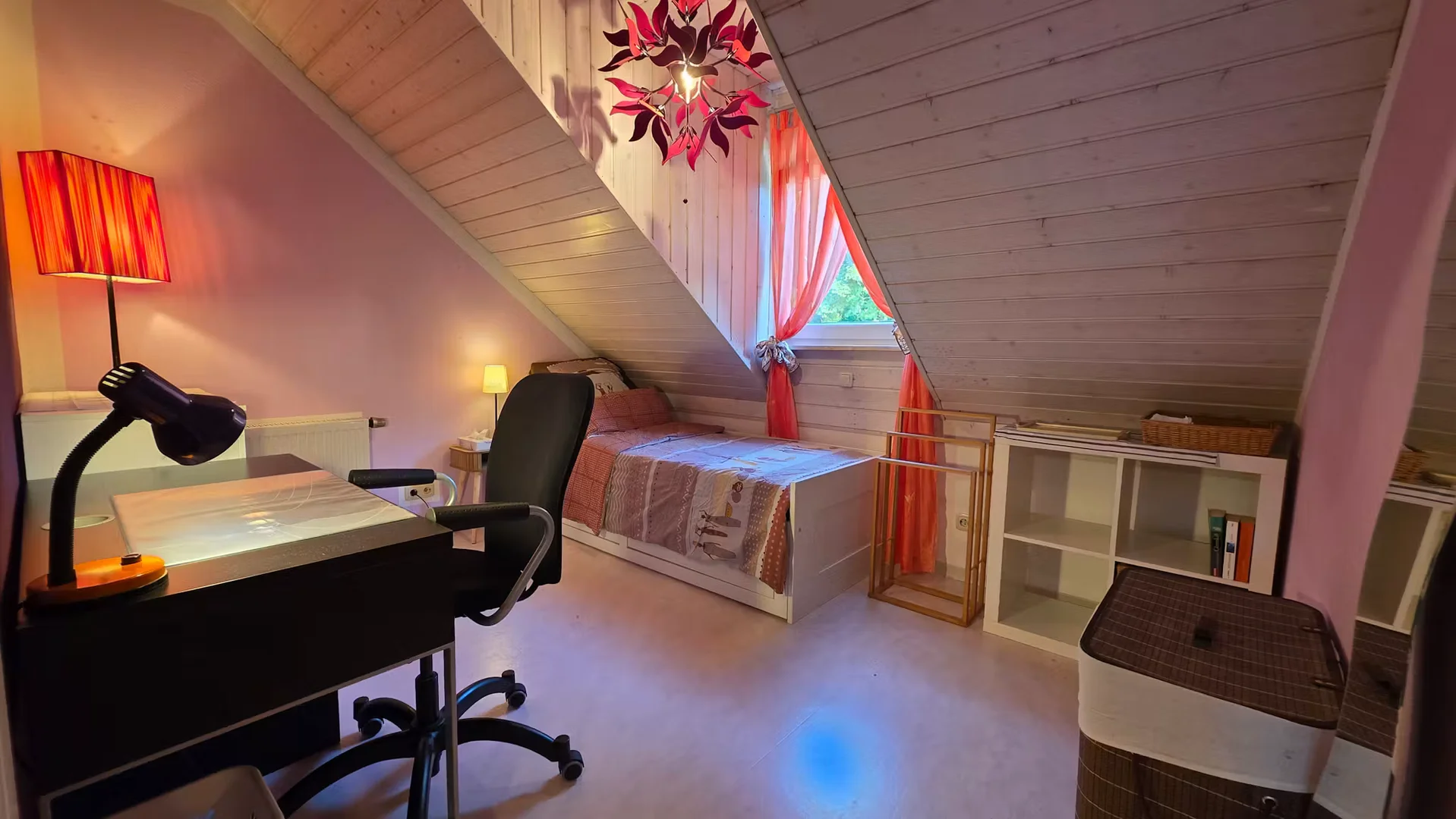 Habitación asequible para estudiantes con buena iluminación en 