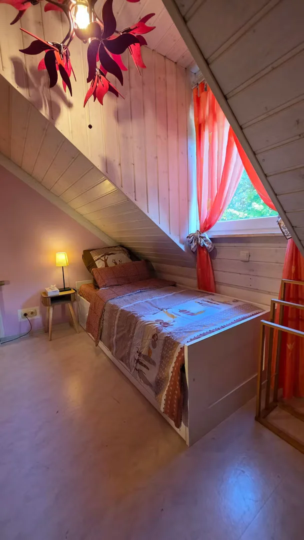 Habitación estudiantil económica con ubicación conveniente en 