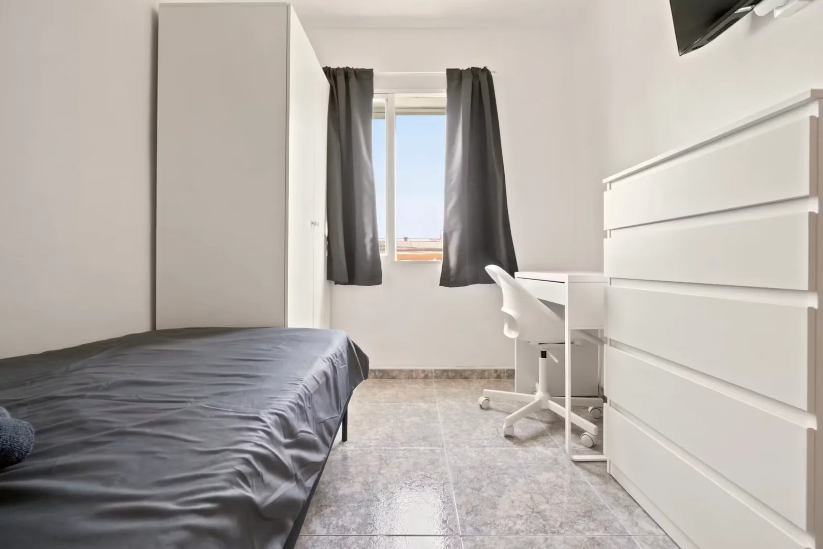 Chambre d'étudiant bon marché à proximité du campus dans