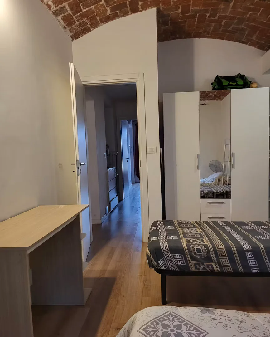 bölgesinde konforlu ve ferah öğrenci odası