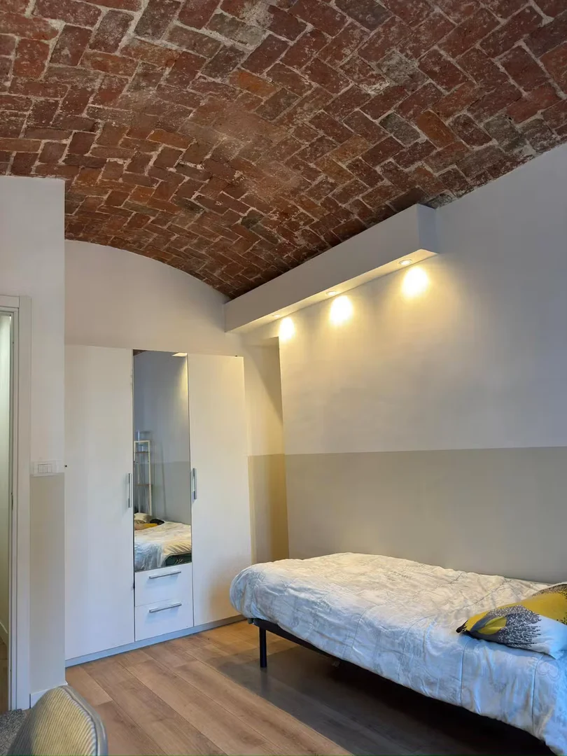 'de öğrenci dairesinde, tamamen mobilyalı kiralık oda