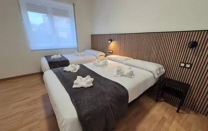 Entire apartment at Calle Gregorio Marañon, Vallobín, image 4 of 10