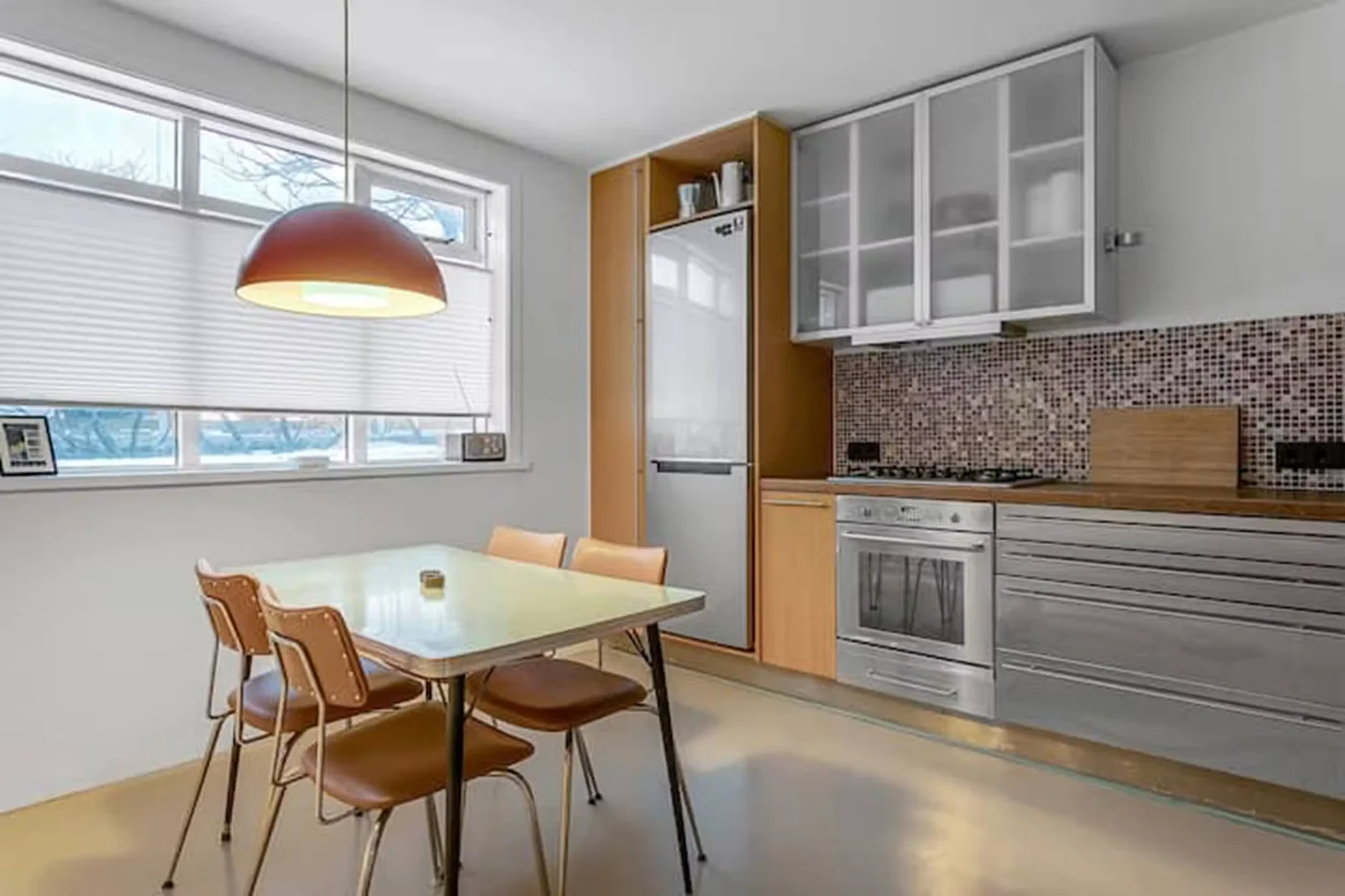 Habitación acogedora para estudiantes disponible en 