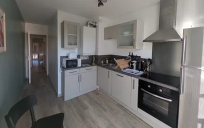 Appartamento intero in Rue Chef de ville, Saint-Jacques-Nazareth, immagine 3 di 7