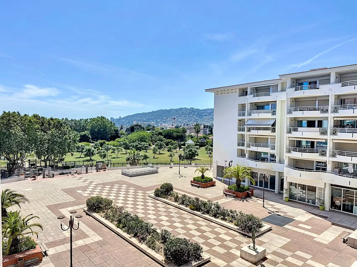 Avenue de Cannes, Juan les Pins