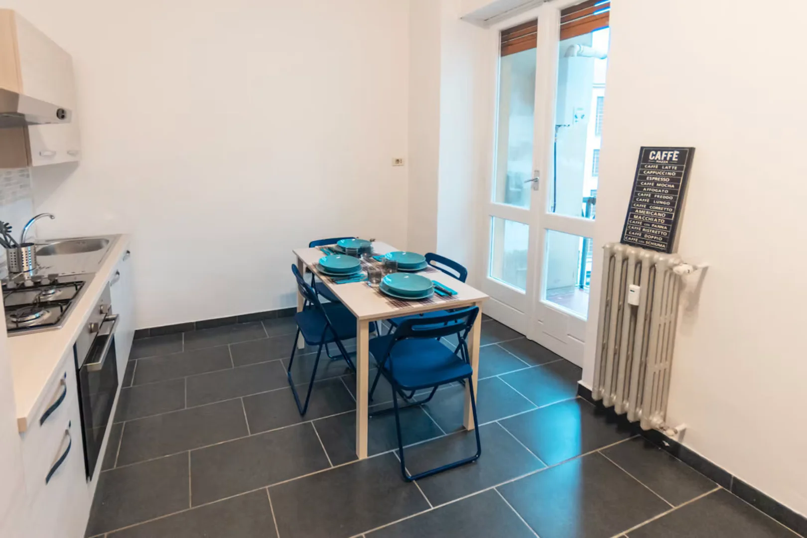 Chambre d'étudiant économique avec emplacement pratique dans