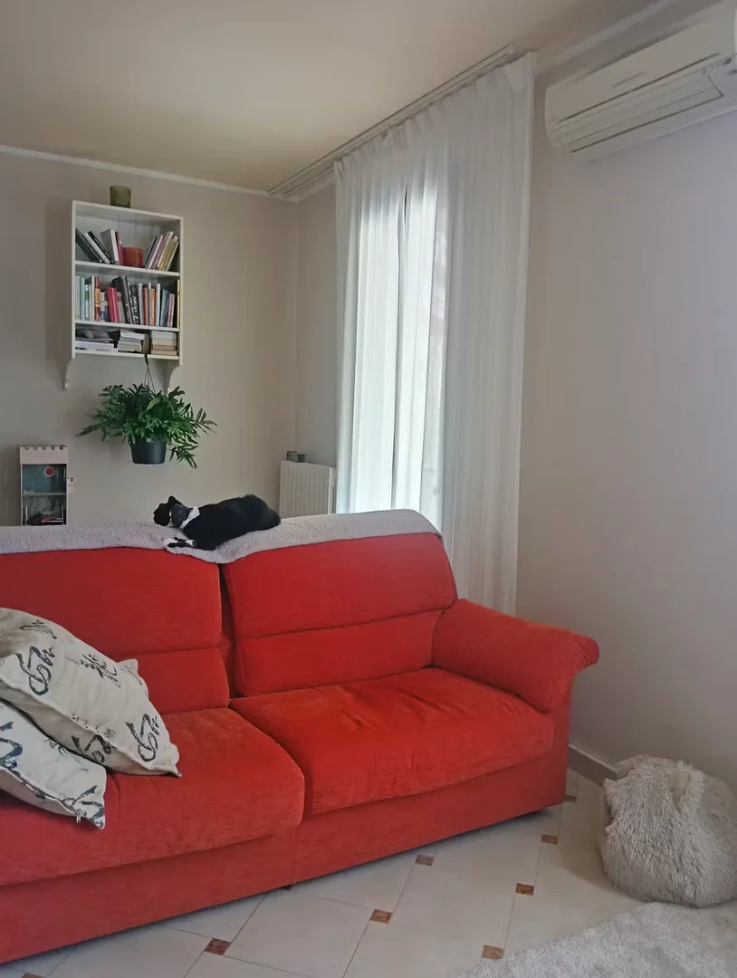 Zimmer in Studentenwohnung in  zu vermieten, voll möbliert
