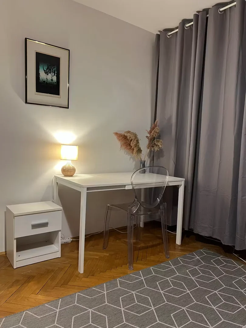 Chambre conviviale pour les étudiants dans avec des équipements modernes