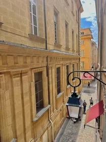 Alojamiento entero en Rue de la Verrerie, Vieille Ville, imagen 10 de 10
