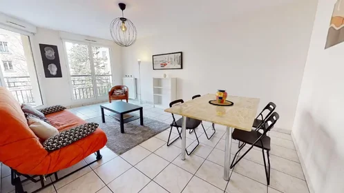 Logement entier à Rue de la Bannière, 3rd Arrondissement, image 1 de 10