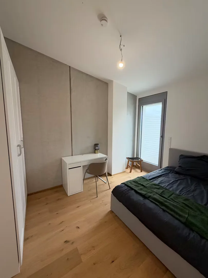 Functional student room perfect for studying in 