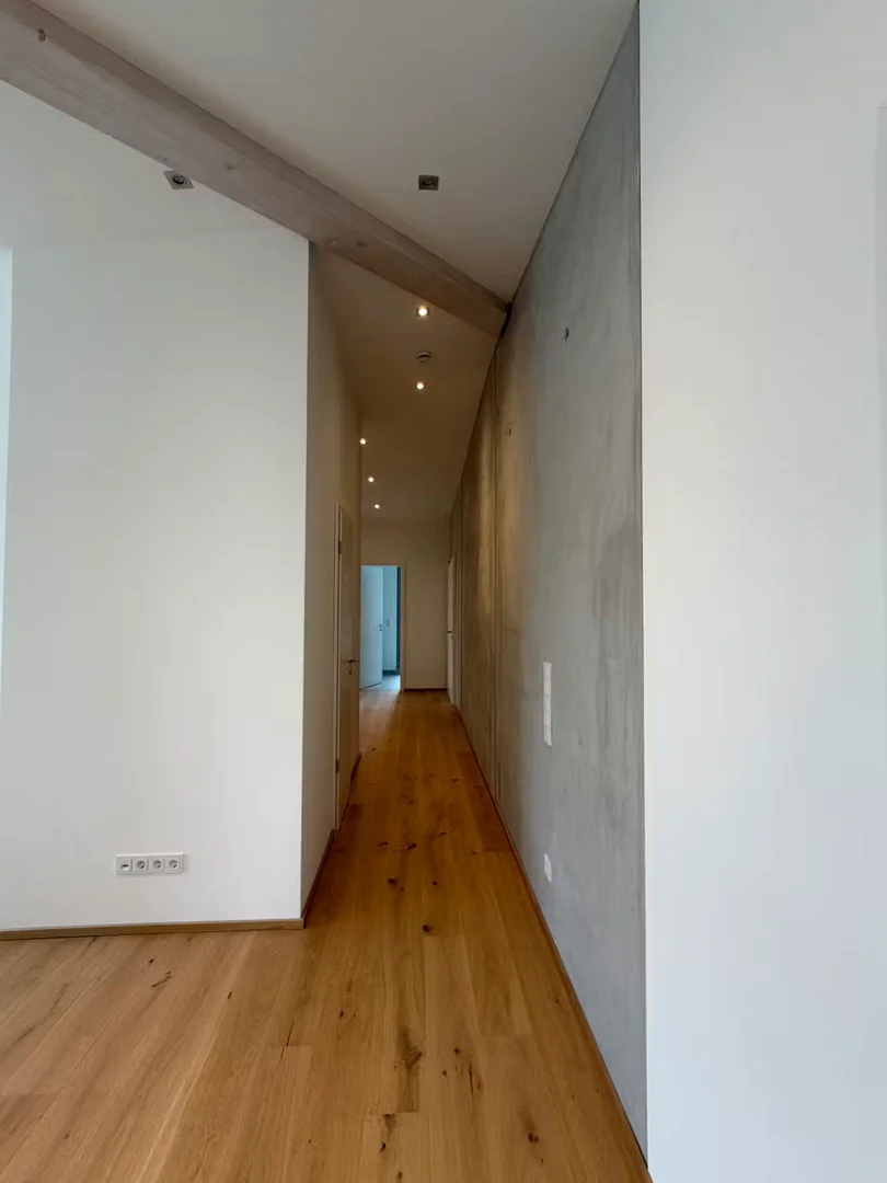 Economical student room with convenient location in 