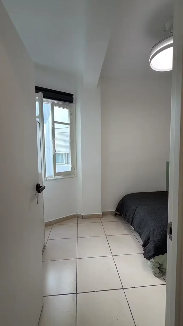 Habitación para estudiantes en  con área de estudio y facilidades compartidas