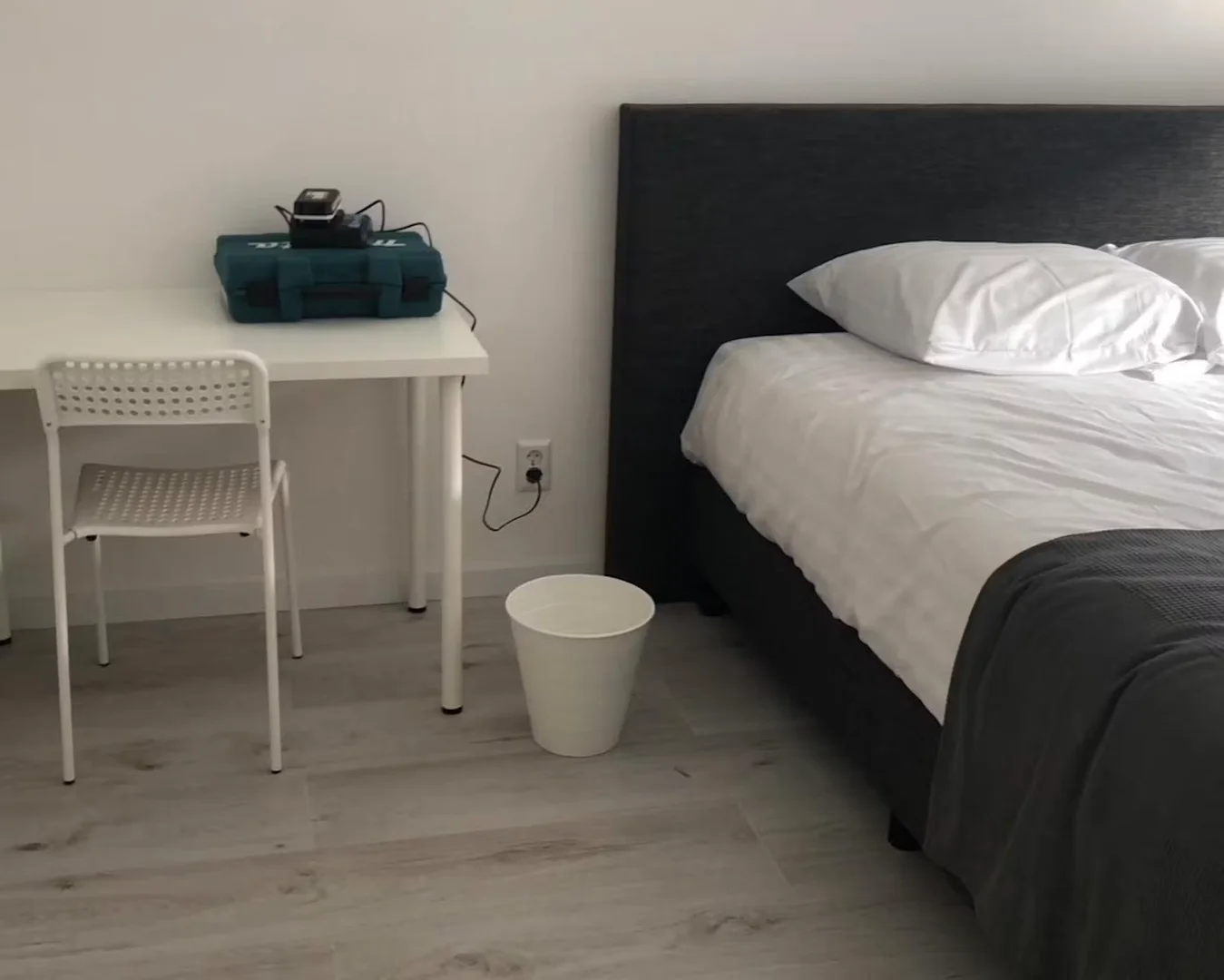 Funktionelles Studentenzimmer perfekt zum Studieren in 