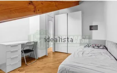 Bright private room in {area}