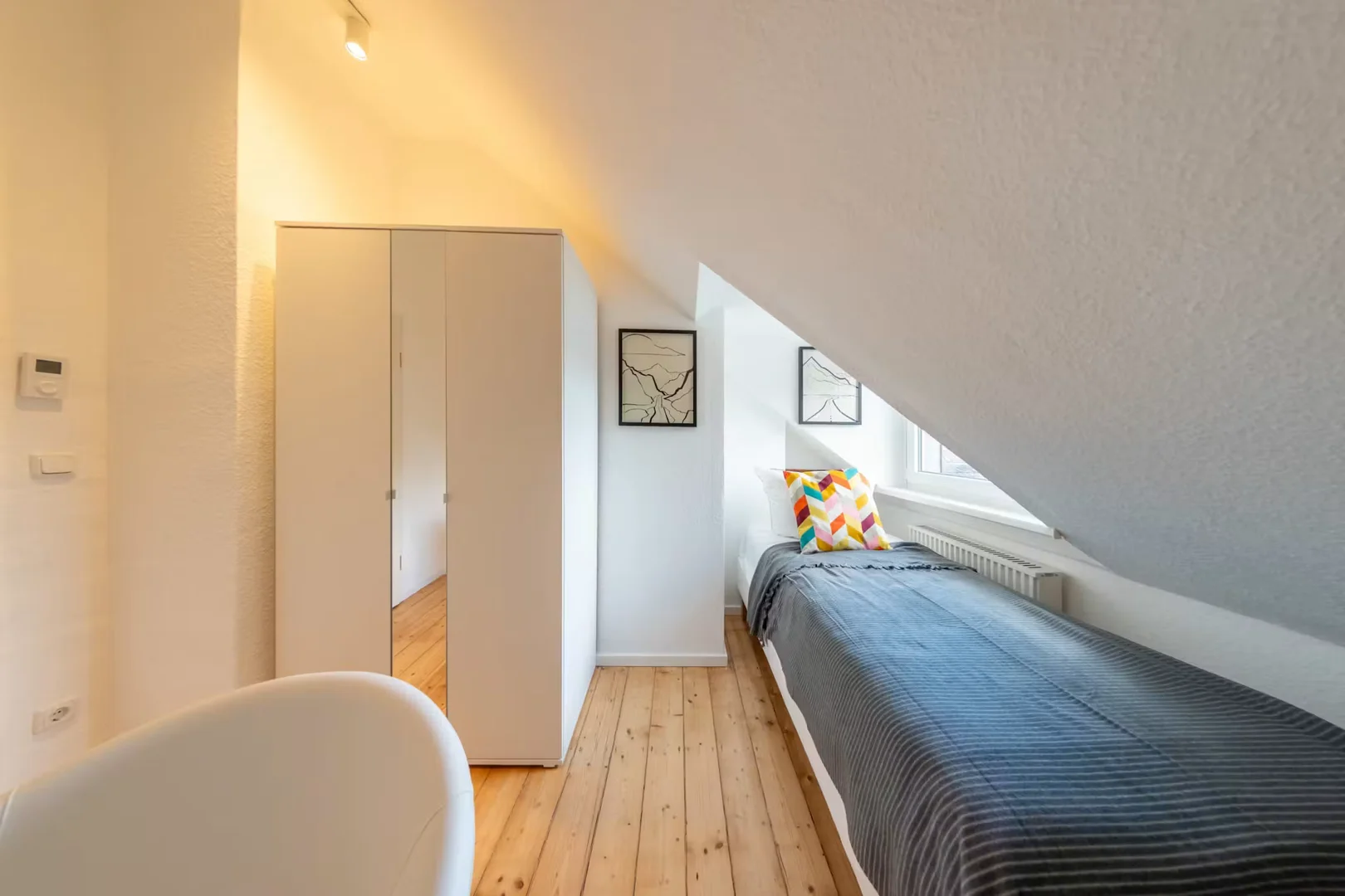 Habitación estudiantil económica cerca del campus en