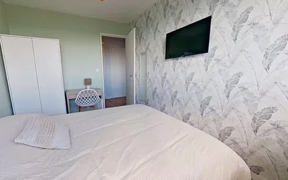 Private room at Rue de Pressensé, Vallée Béreult, image 4 of 10