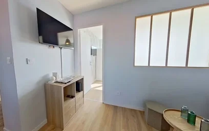 Private room at Rue de Pressensé, Vallée Béreult, image 8 of 10