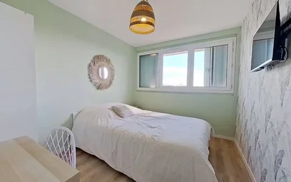 Private room at Rue de Pressensé, Vallée Béreult, image 2 of 10