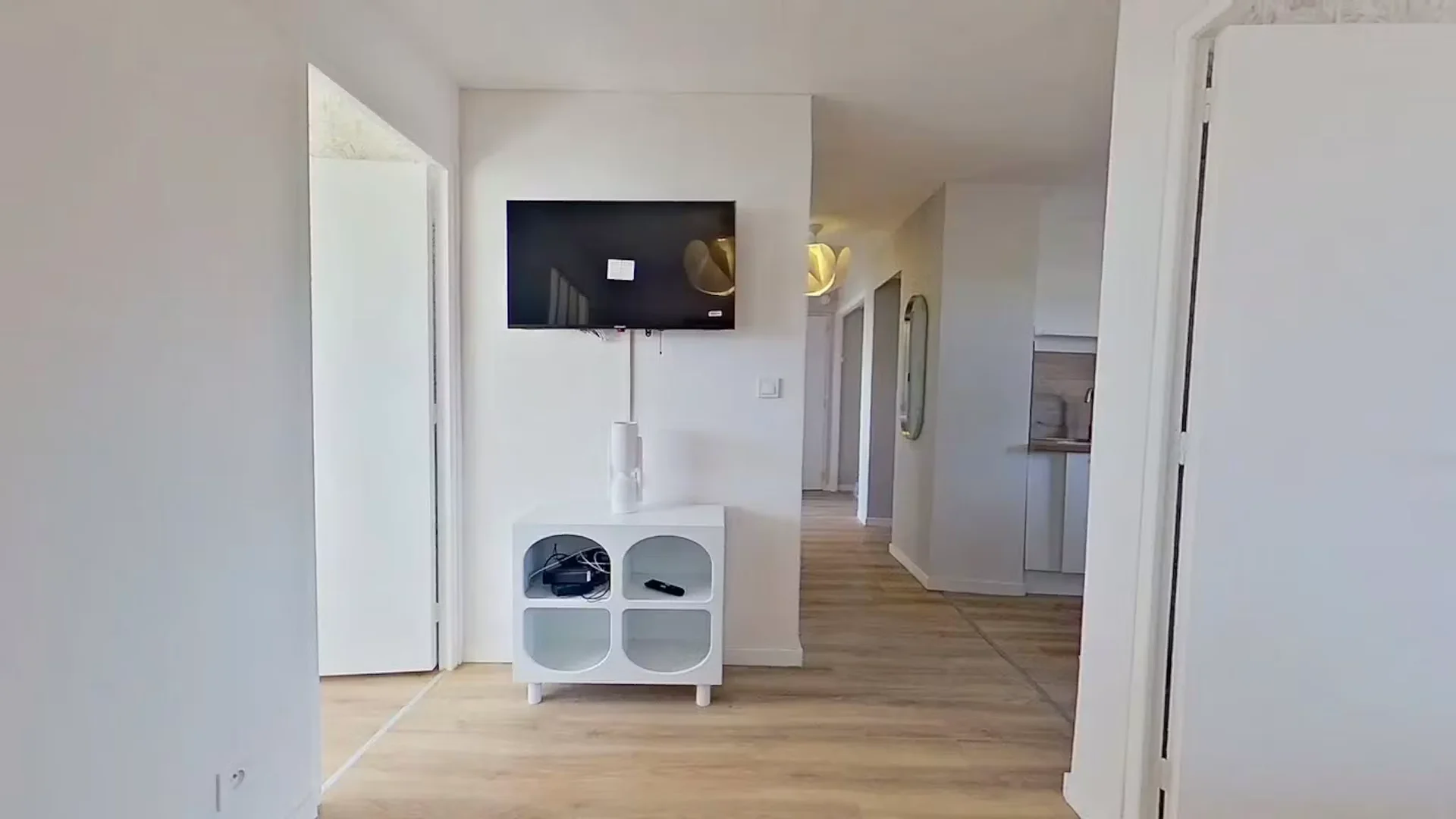 Economical student room with convenient location in 