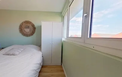 Private room at Rue de Pressensé, Vallée Béreult, image 4 of 10