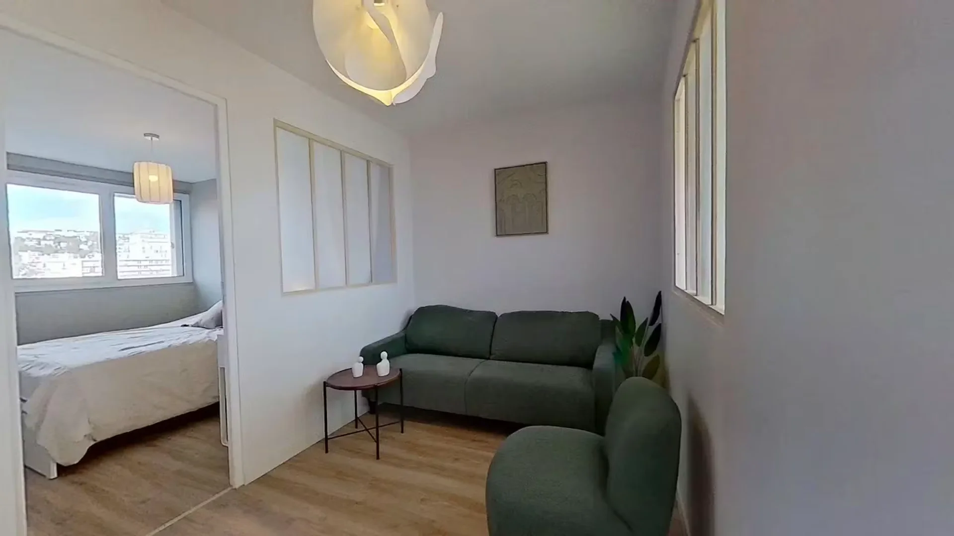 Student-friendly room in with modern amenities