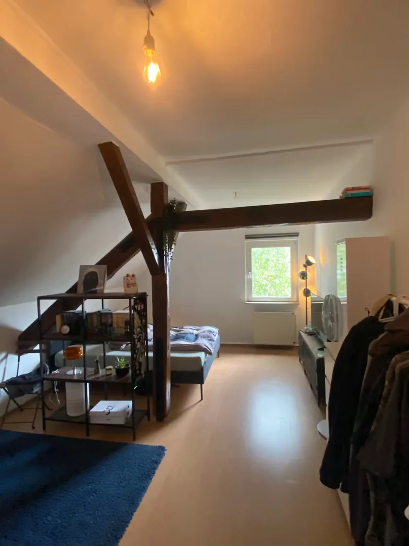 Quarto amigo do estudante em com comodidades modernas
