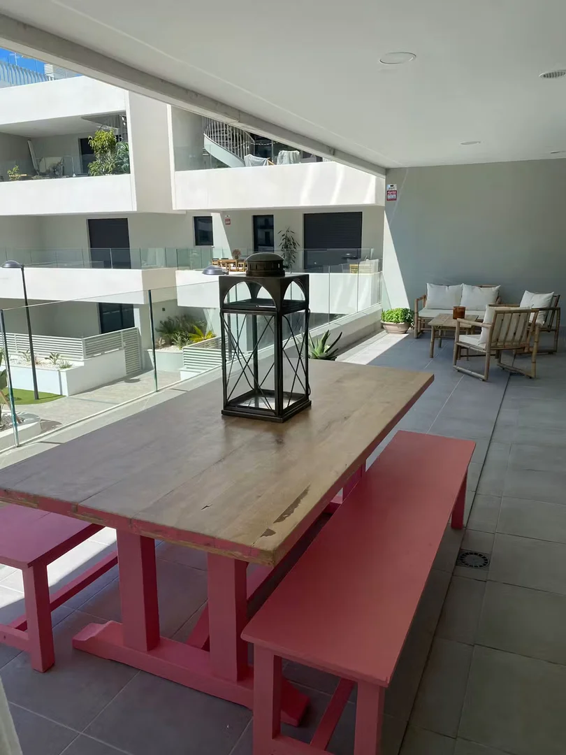 Funktionelles Studentenzimmer perfekt zum Studieren in