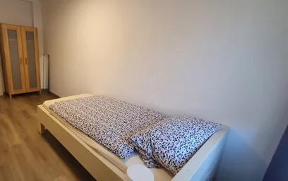 Pokój do wynajęcia we wspólnym mieszkaniu w {area}