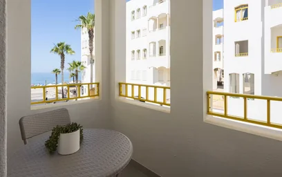 {area} de tamamen mobilyalı daire