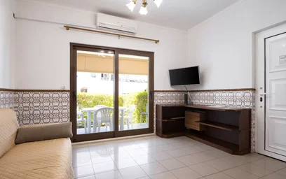 Entire apartment at Rua da Abelheira, Quarteira, image 2 of 10
