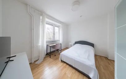 Quarto privado em Robert-Mayer-Straße, Frankfurt am Main-Innenstadt II, imagem 2 de 10