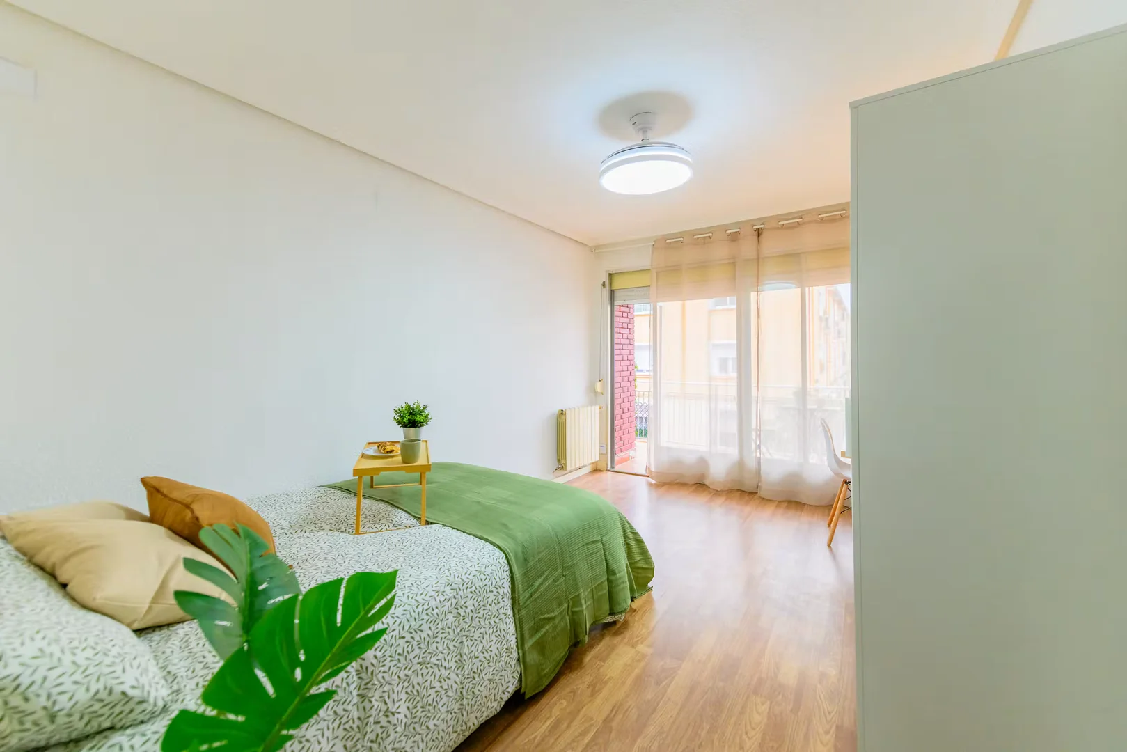 Bezahlbares Zimmer für Studenten mit ausreichender Beleuchtung in 