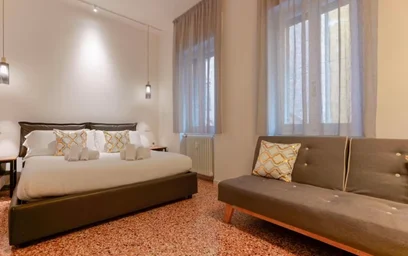 Dairenin tamamı konumu Via Farini, Santo Stefano, 9 10 görüntüsü