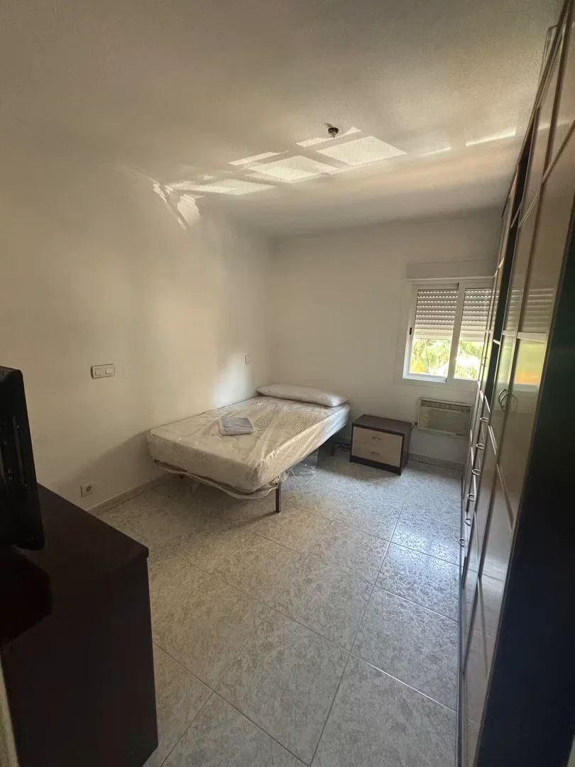 Camera per studenti in  con area studio e servizi in comune