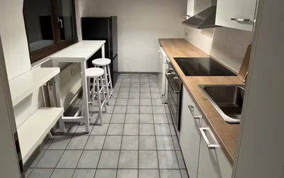 Entire apartment at Maybachstraße, Innenstadt, image 3 of 7
