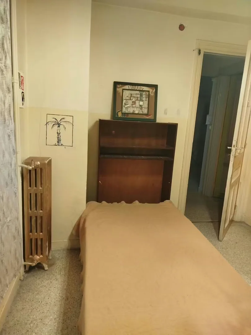 Quarto acolhedor para estudantes disponível em 