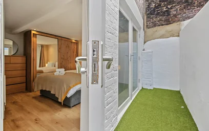 Entire apartment at Frome Street, Hoxton, image 2 of 10