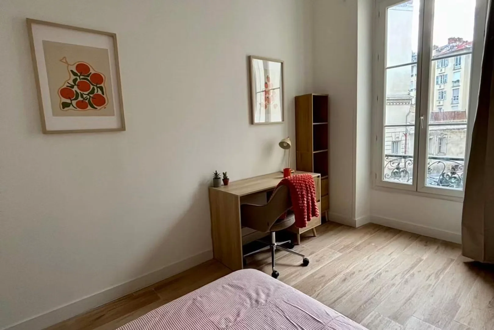Quarto de estudante funcional perfeito para estudar em 
