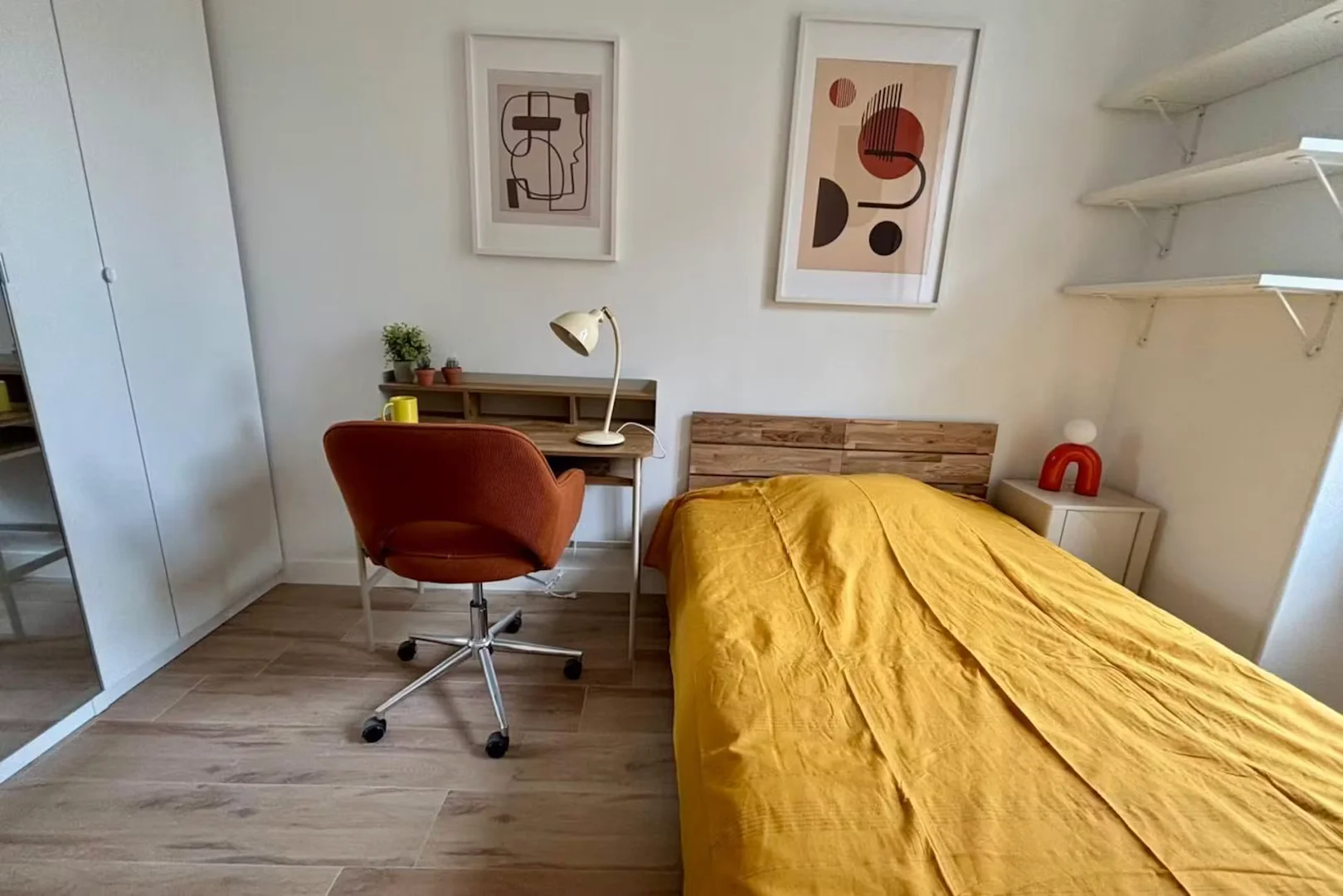 Quarto de estudante económico perto do campus em