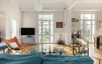 Moderne und helle Wohnung in {area}