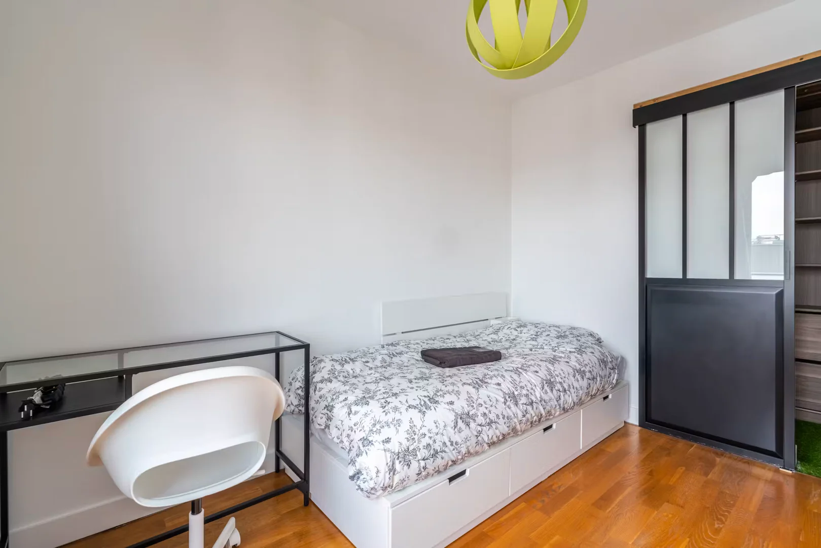 Budget-friendly student room close to campus in 
