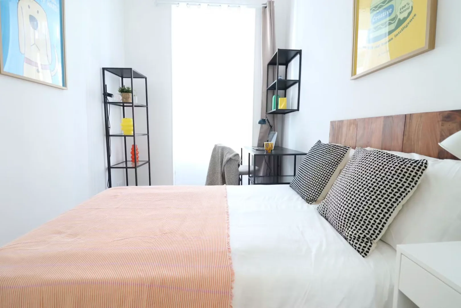 Quarto de estudante económico com localização conveniente em 