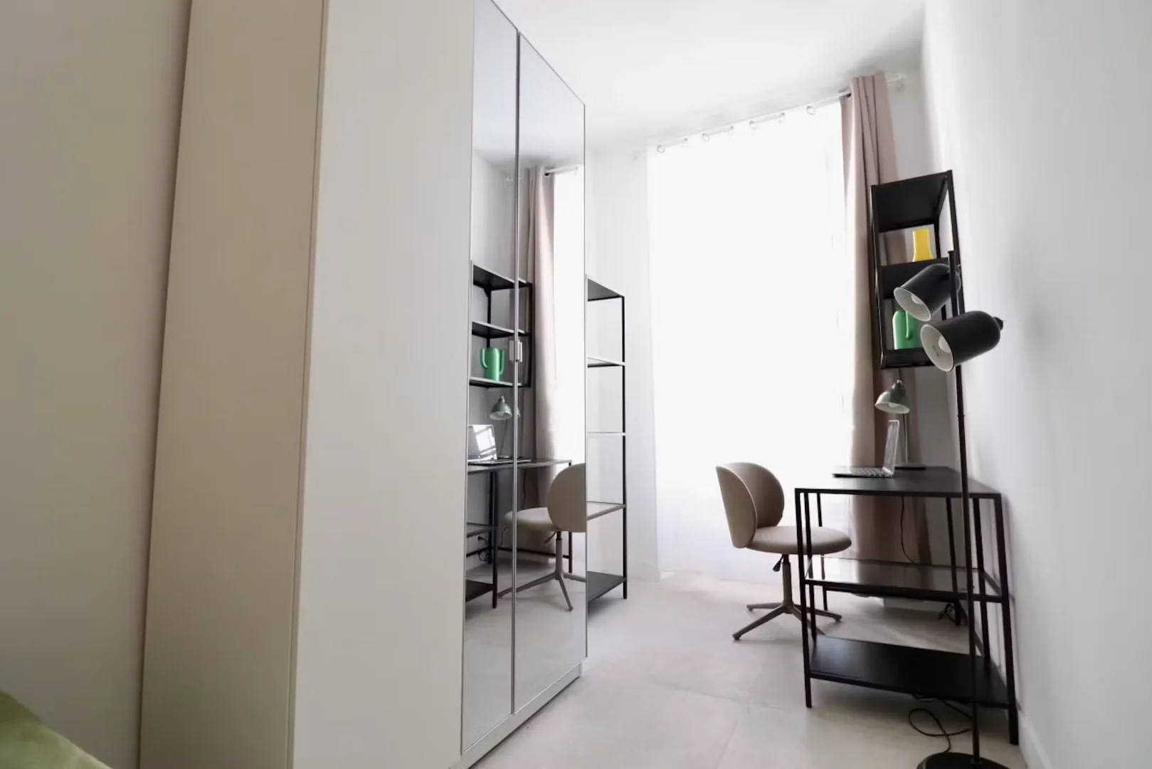 Quarto amigo do estudante em  com comodidades modernas