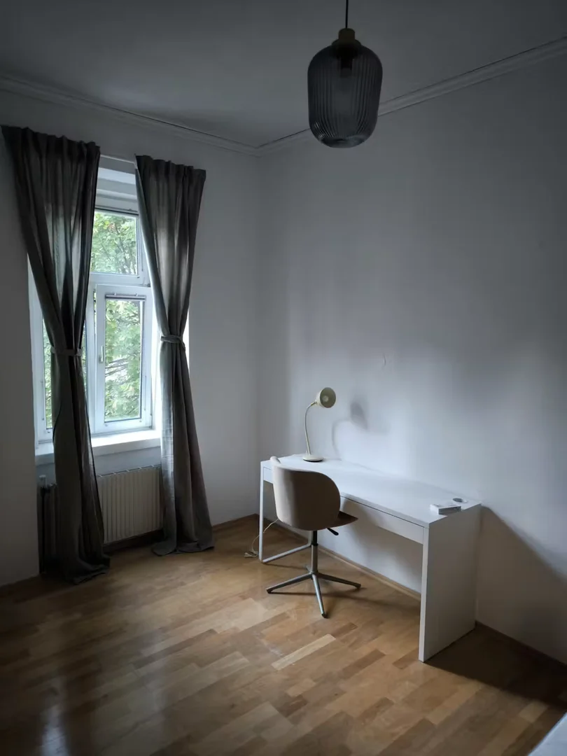 Student-friendly room in  with modern amenities